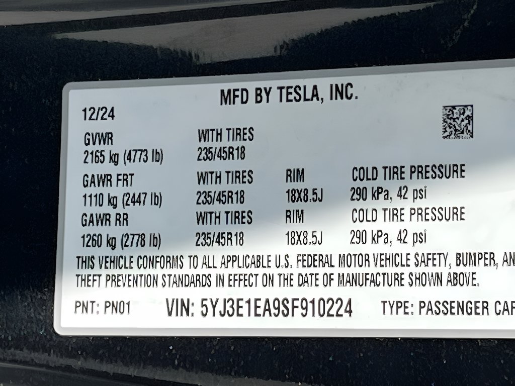2025 Tesla Model 3 photo 33 of 33