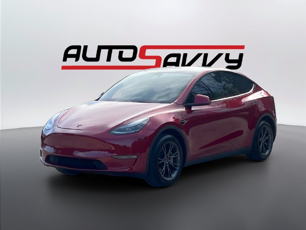 2025 Tesla Model Y photo 3 of 33
