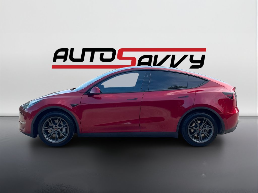 2025 Tesla Model Y photo 4 of 33