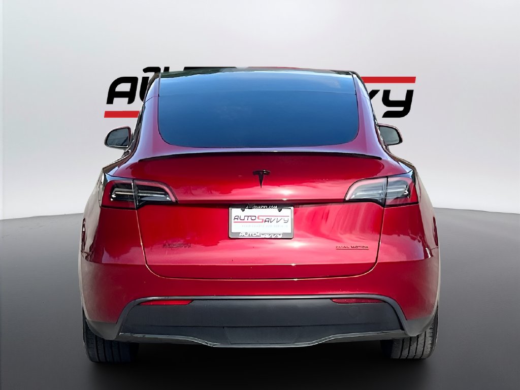 2025 Tesla Model Y photo 6 of 33