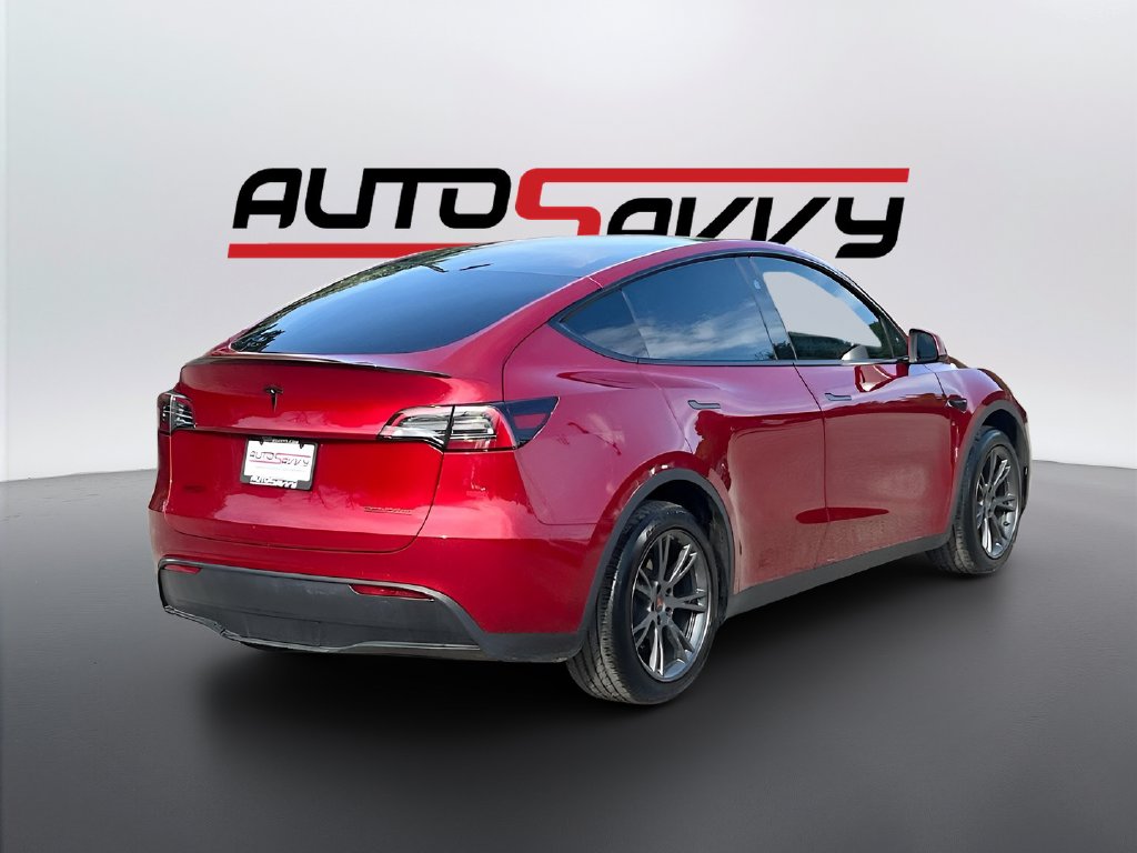 2025 Tesla Model Y photo 7 of 33