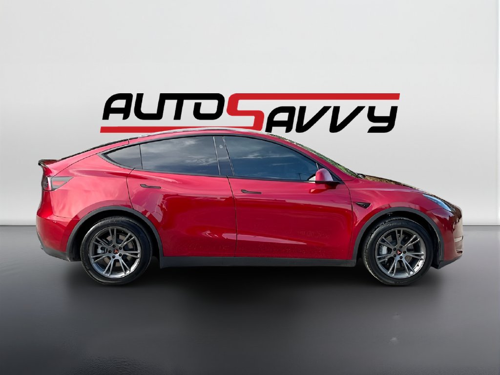 2025 Tesla Model Y photo 8 of 33