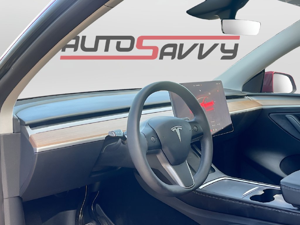 2025 Tesla Model Y photo 9 of 33