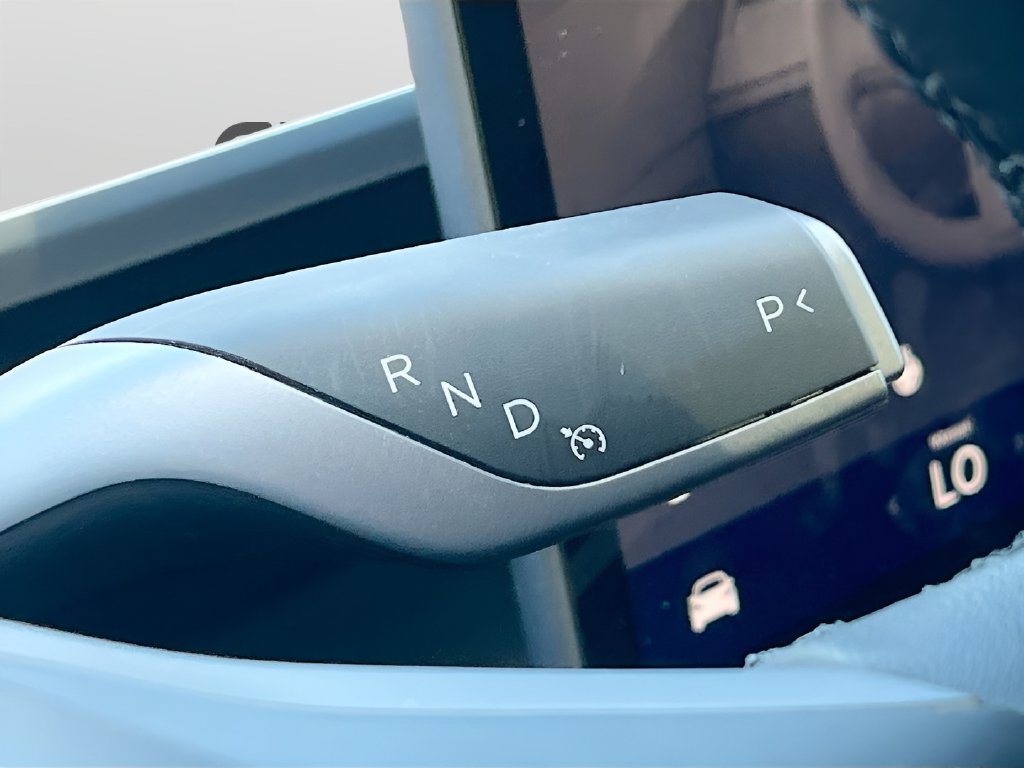 2025 Tesla Model Y photo 17 of 33