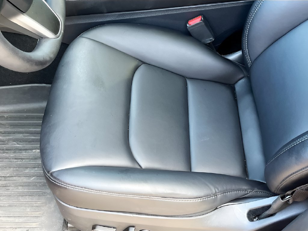 2025 Tesla Model Y photo 19 of 33