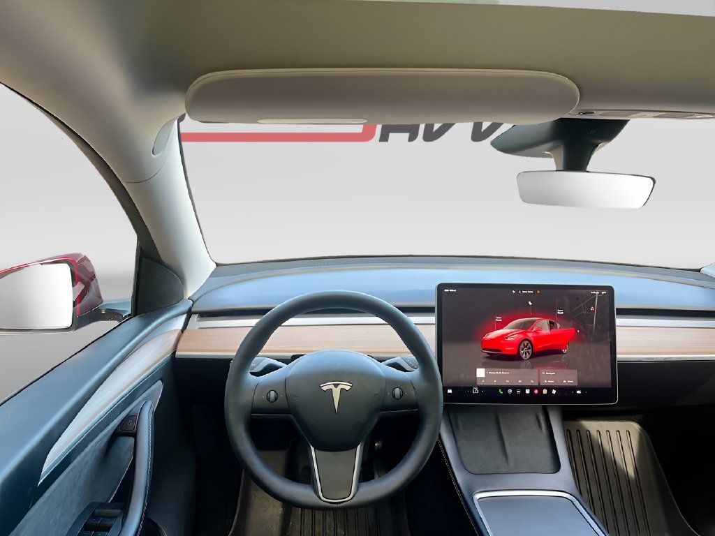 2025 Tesla Model Y photo 23 of 33
