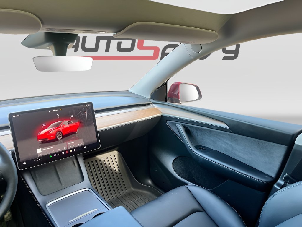 2025 Tesla Model Y photo 24 of 33