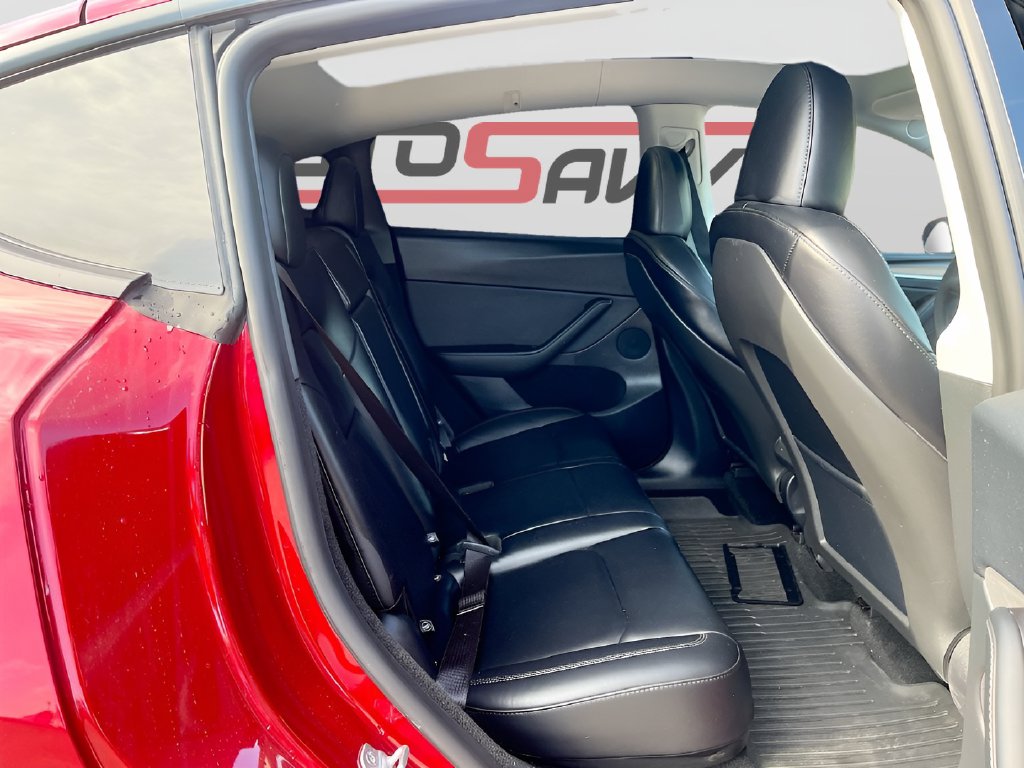 2025 Tesla Model Y photo 28 of 33