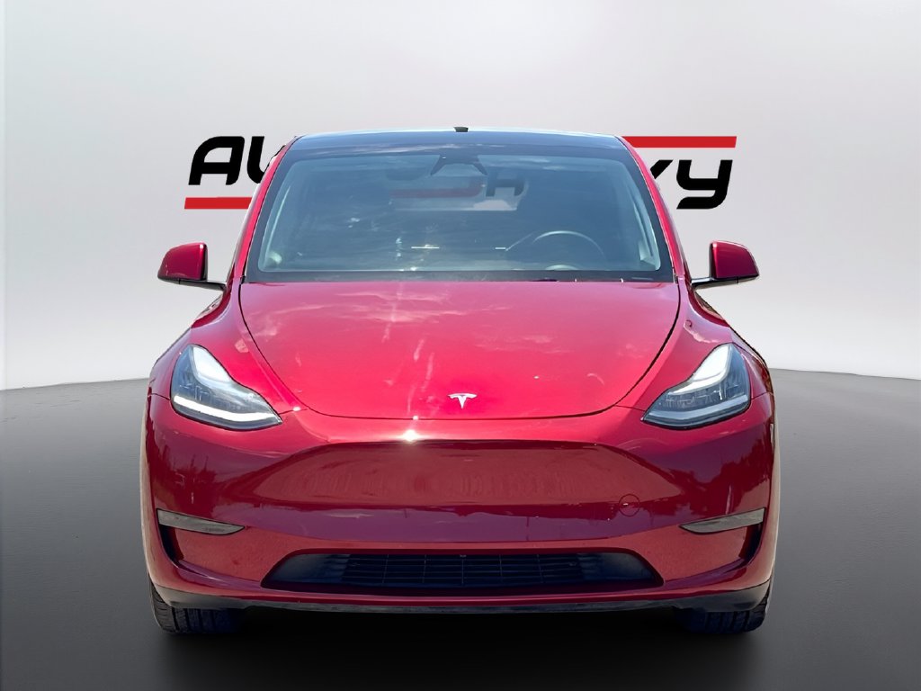 2024 Tesla Model Y photo 2 of 34