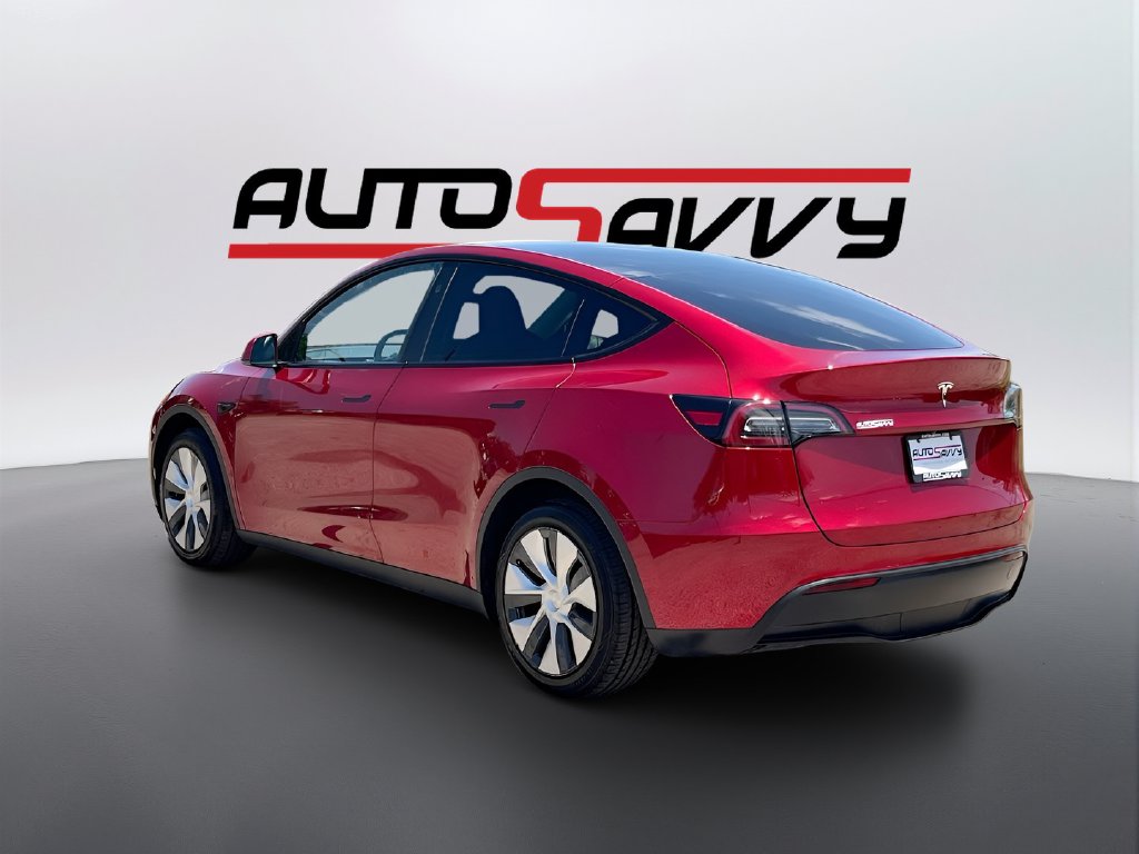 2024 Tesla Model Y photo 5 of 34