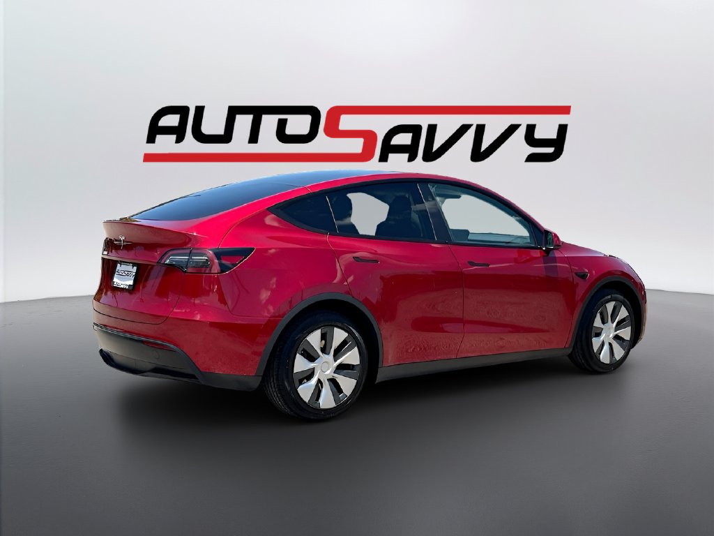 2024 Tesla Model Y photo 7 of 34