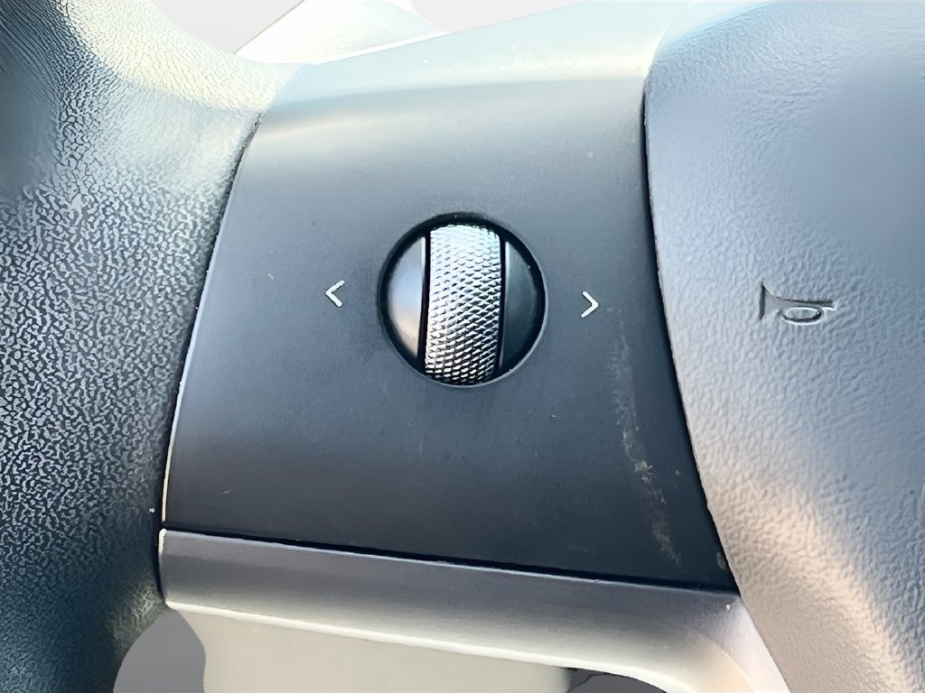 2024 Tesla Model Y photo 10 of 34