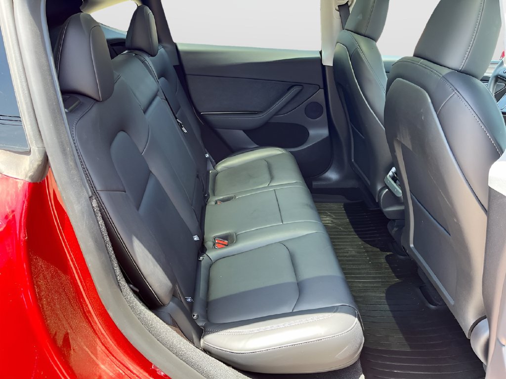 2024 Tesla Model Y photo 28 of 34