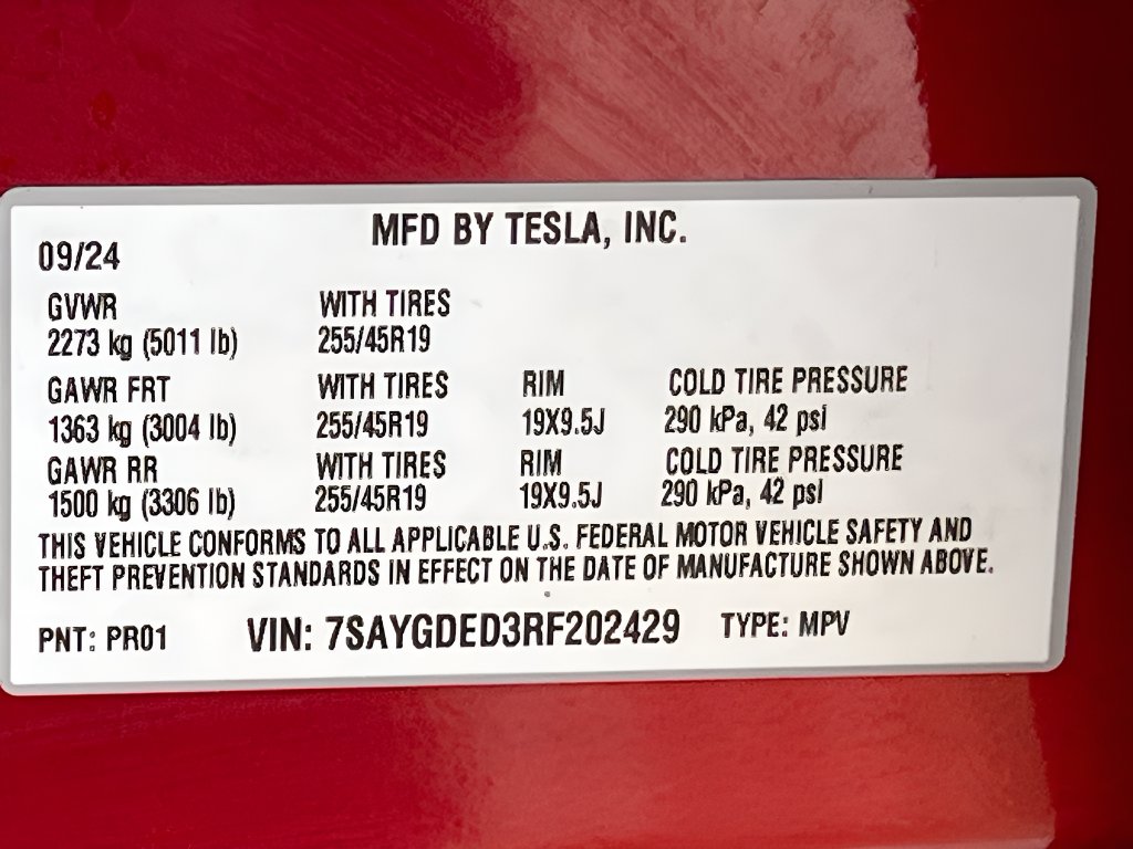 2024 Tesla Model Y photo 32 of 34