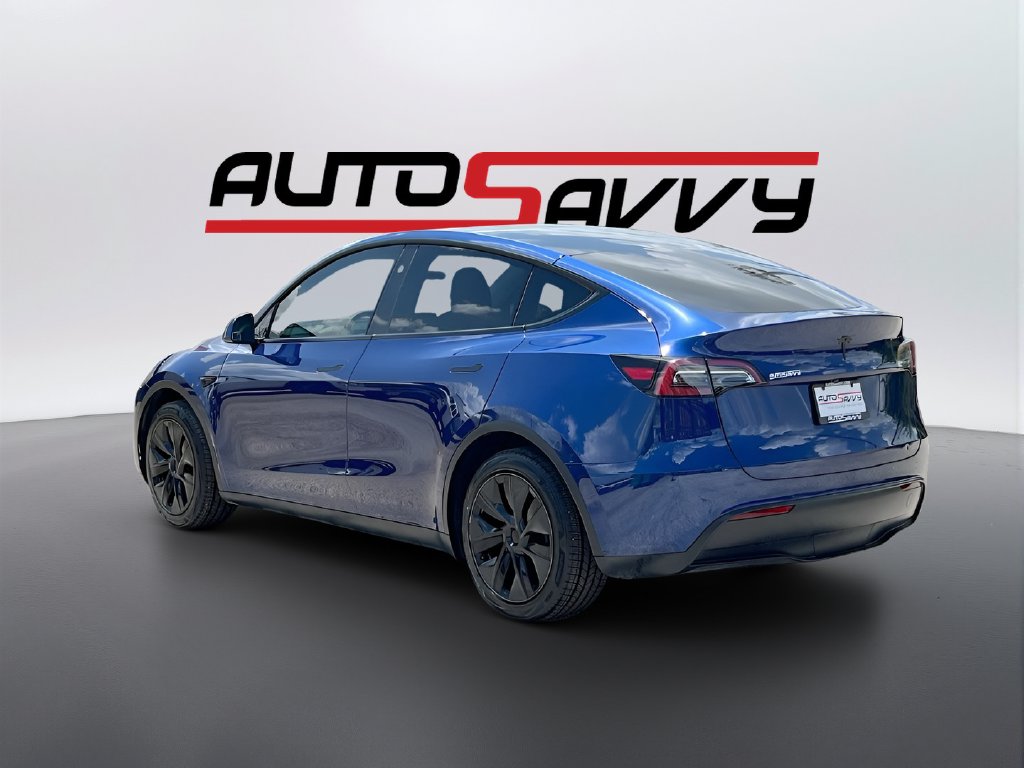 2025 Tesla Model Y photo 5 of 34