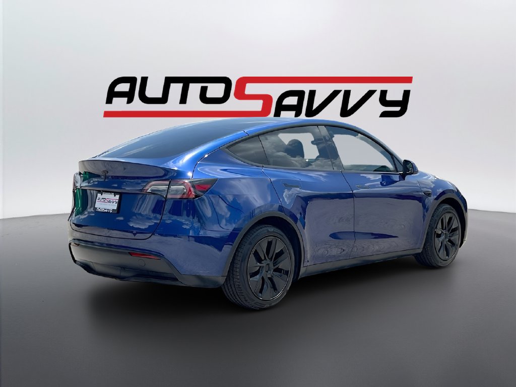 2025 Tesla Model Y photo 7 of 34