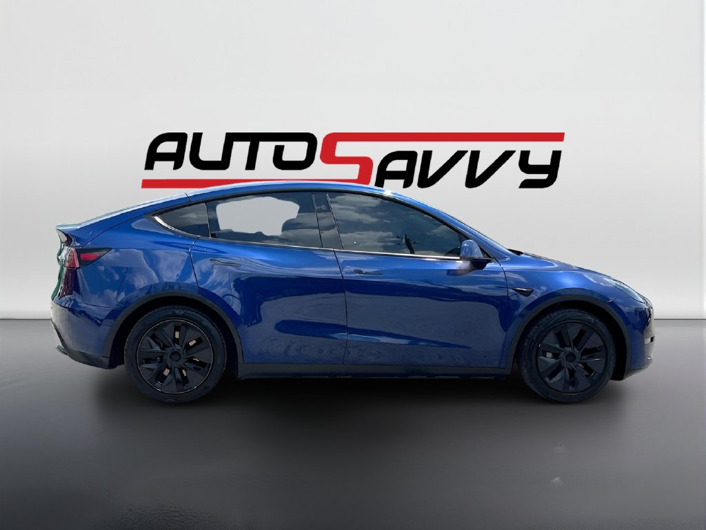 2025 Tesla Model Y photo 8 of 34