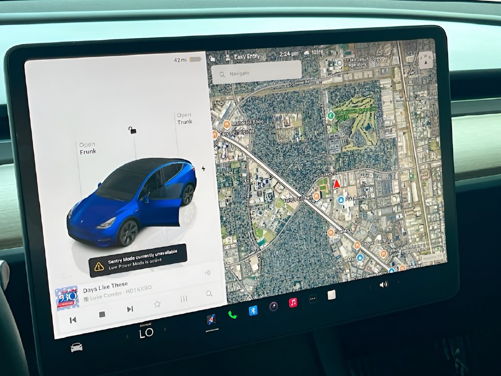 2025 Tesla Model Y photo 13 of 34