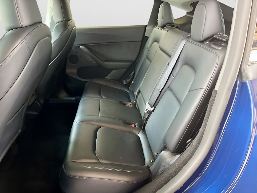 2025 Tesla Model Y photo 25 of 34