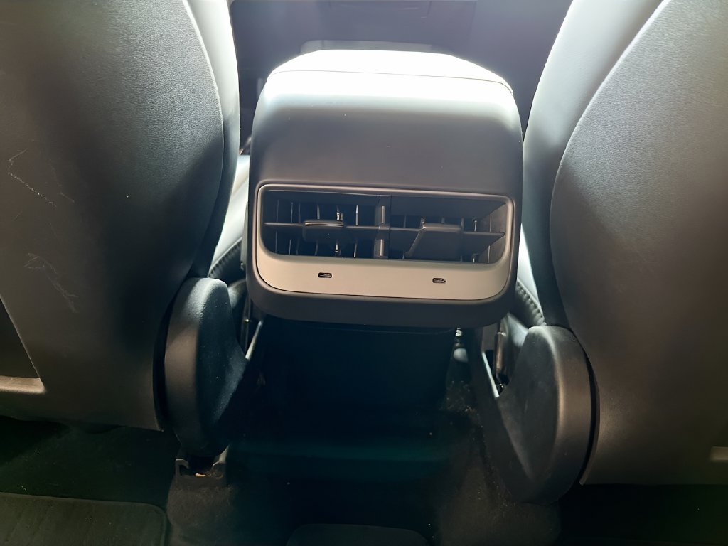 2025 Tesla Model Y photo 26 of 34