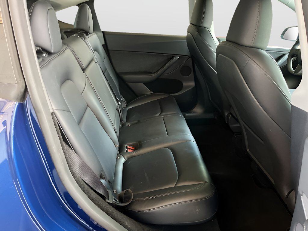 2025 Tesla Model Y photo 28 of 34