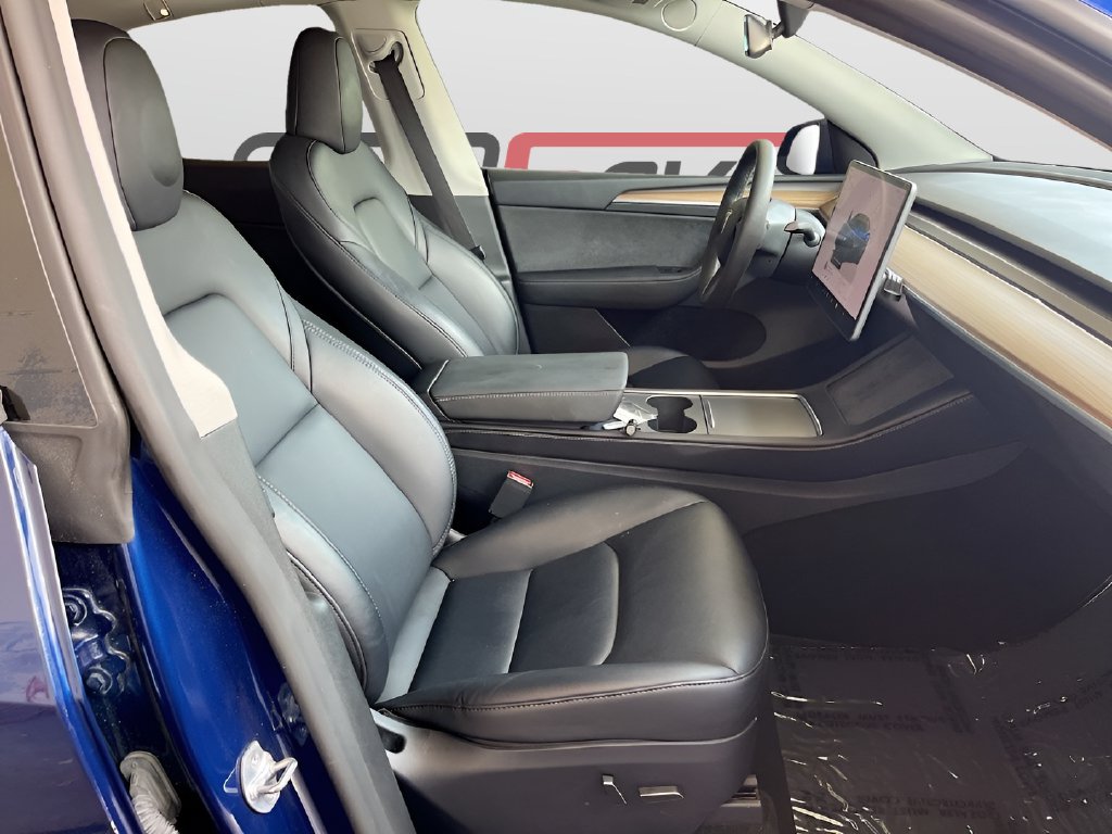 2025 Tesla Model Y photo 29 of 34