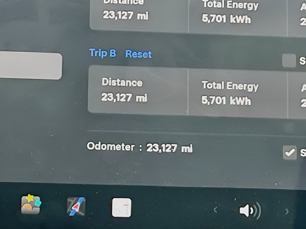 2025 Tesla Model Y photo 12 of 32