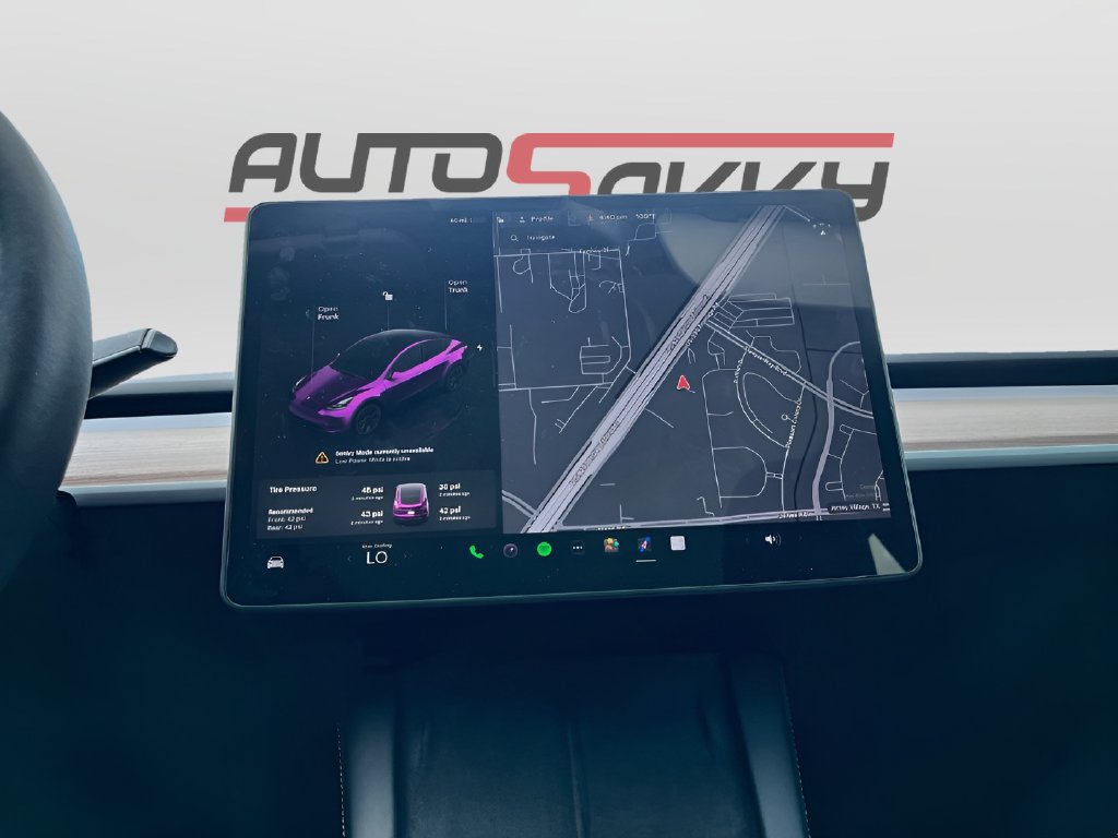 2025 Tesla Model Y photo 13 of 32