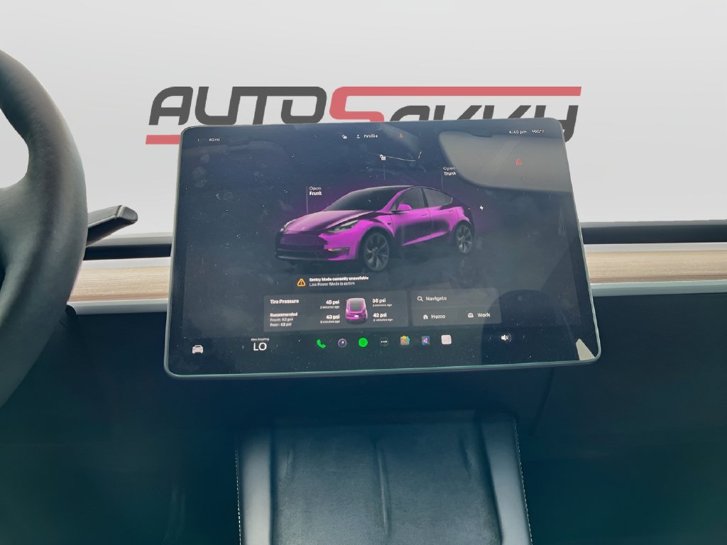 2025 Tesla Model Y photo 15 of 32