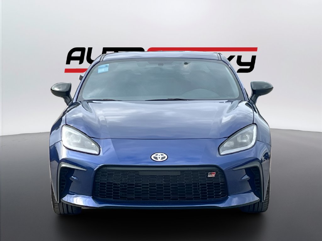 2024 Toyota GR86 photo 2 of 30