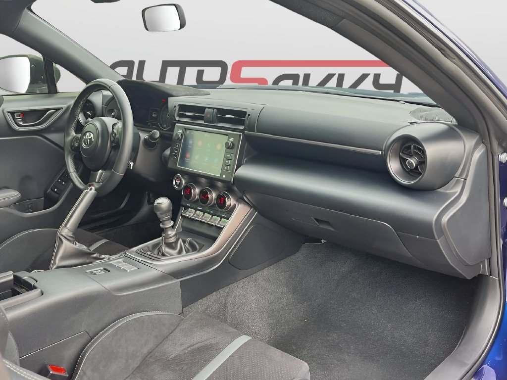 2024 Toyota GR86 photo 27 of 30