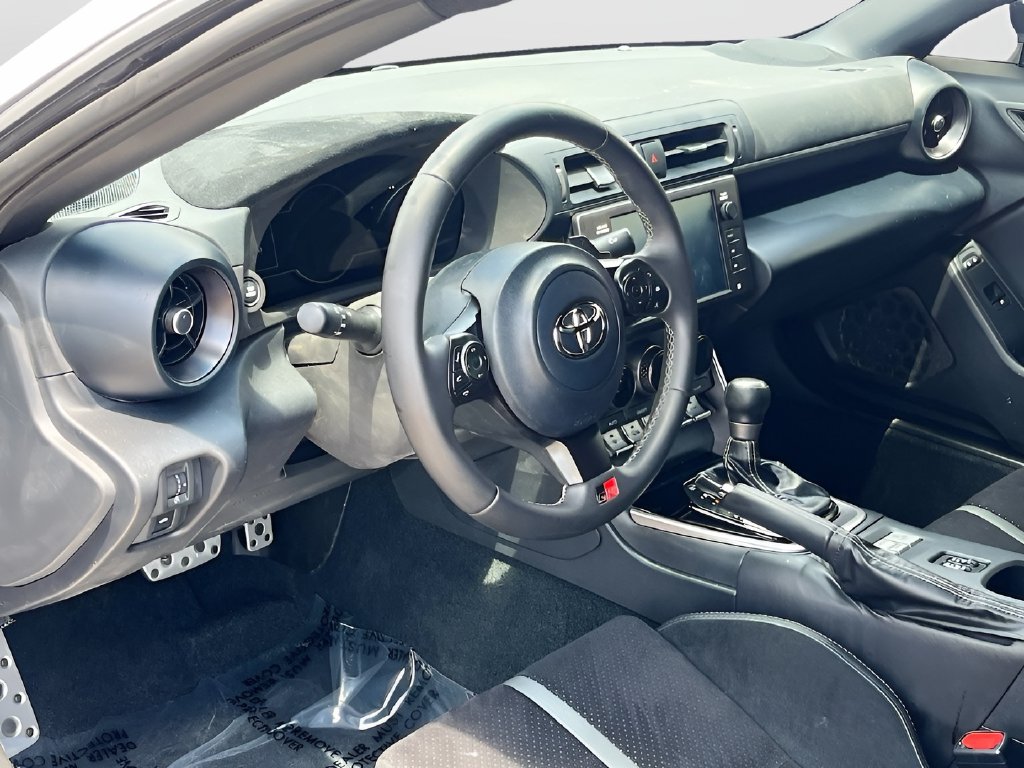 2025 Toyota GR86 photo 9 of 30