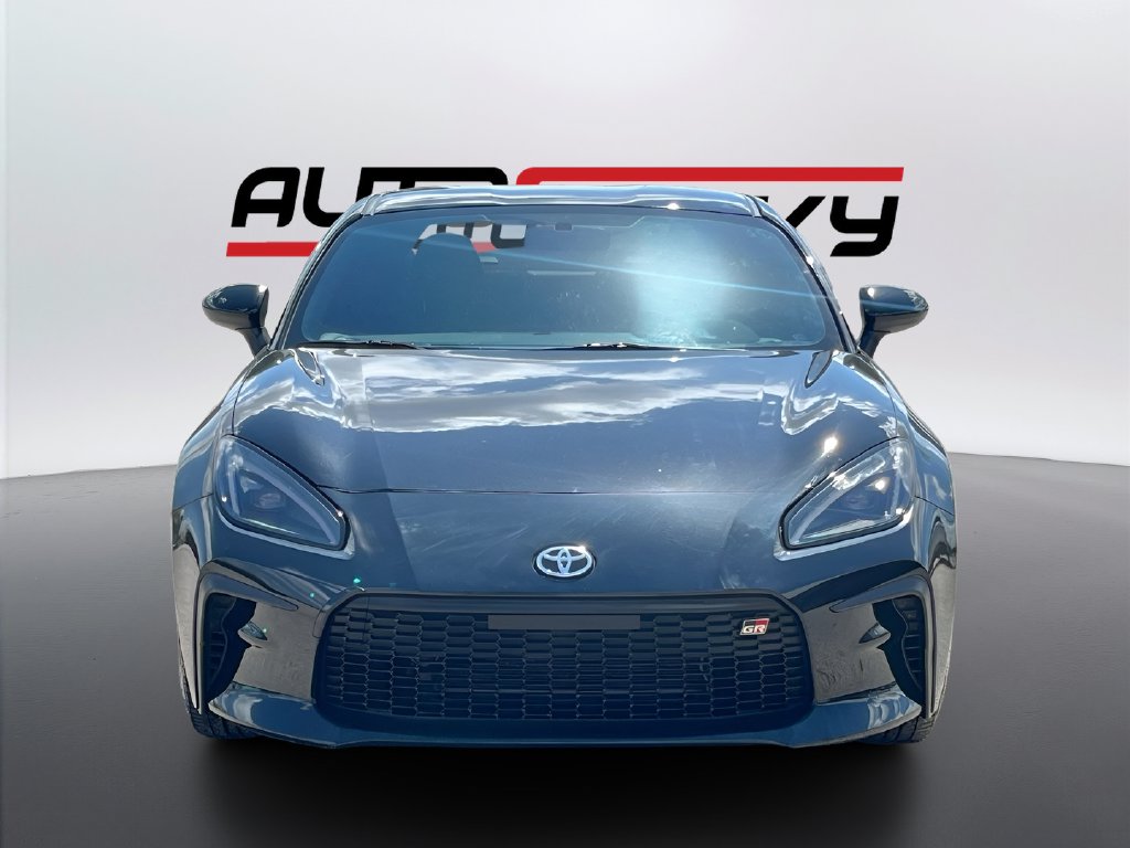 2023 Toyota GR86 photo 2 of 31