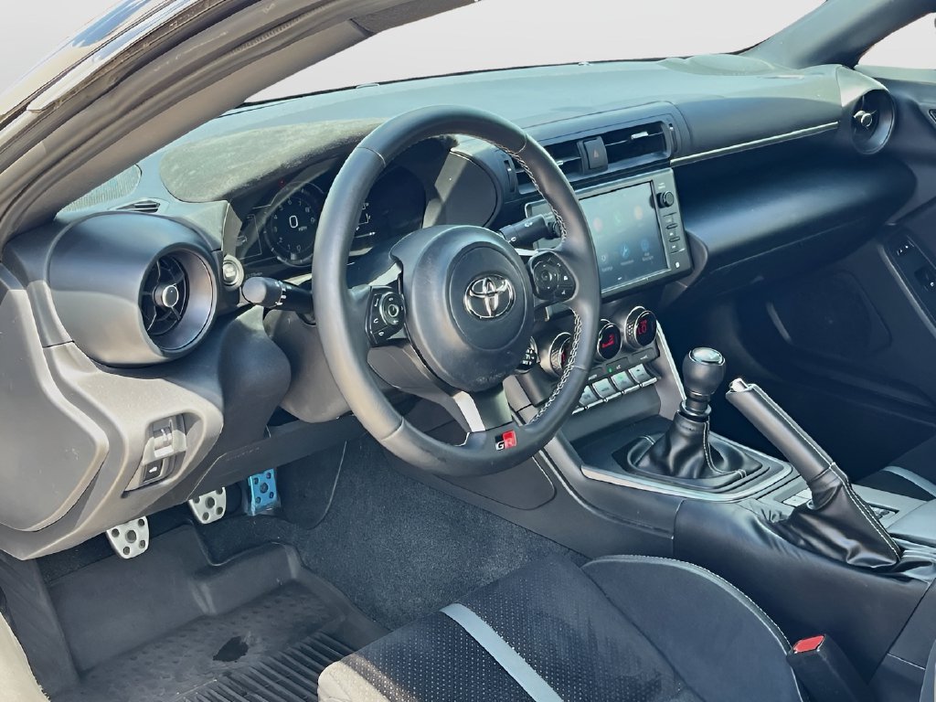 2023 Toyota GR86 photo 9 of 31