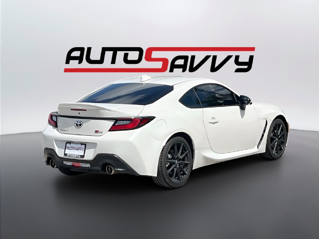 2024 Toyota GR86 photo 7 of 30