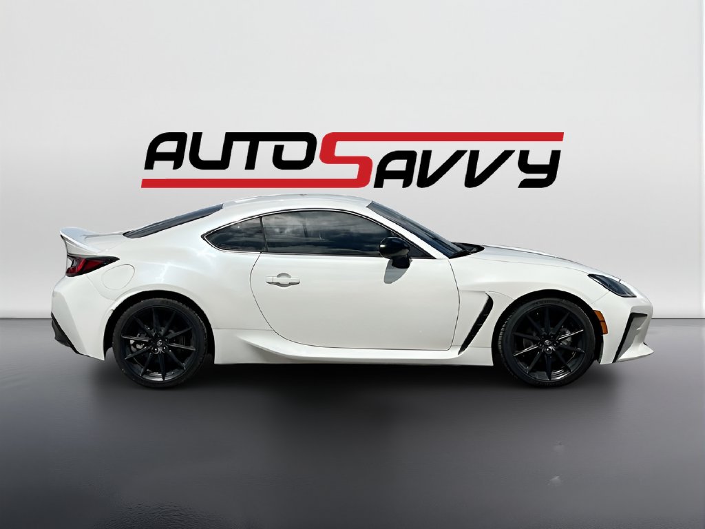 2024 Toyota GR86 photo 8 of 30