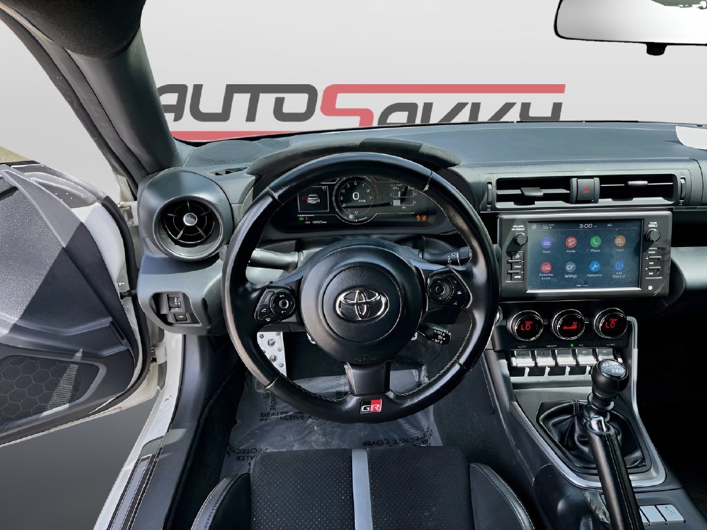2024 Toyota GR86 photo 21 of 30