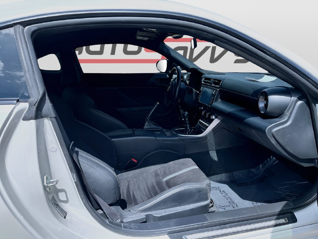 2024 Toyota GR86 photo 26 of 30