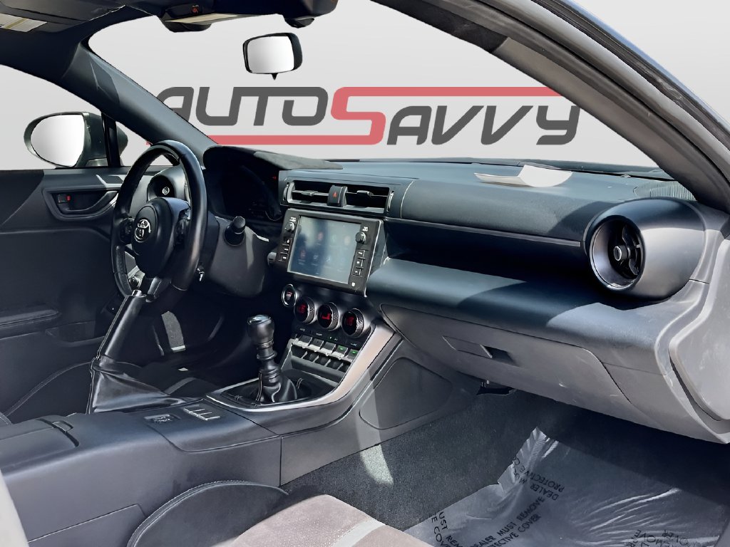 2024 Toyota GR86 photo 27 of 30