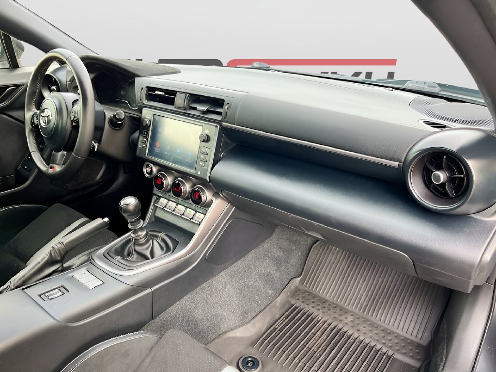 2024 Toyota GR86 photo 27 of 30