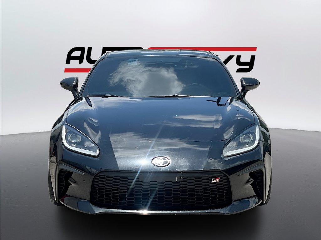 2023 Toyota GR86 photo 2 of 30