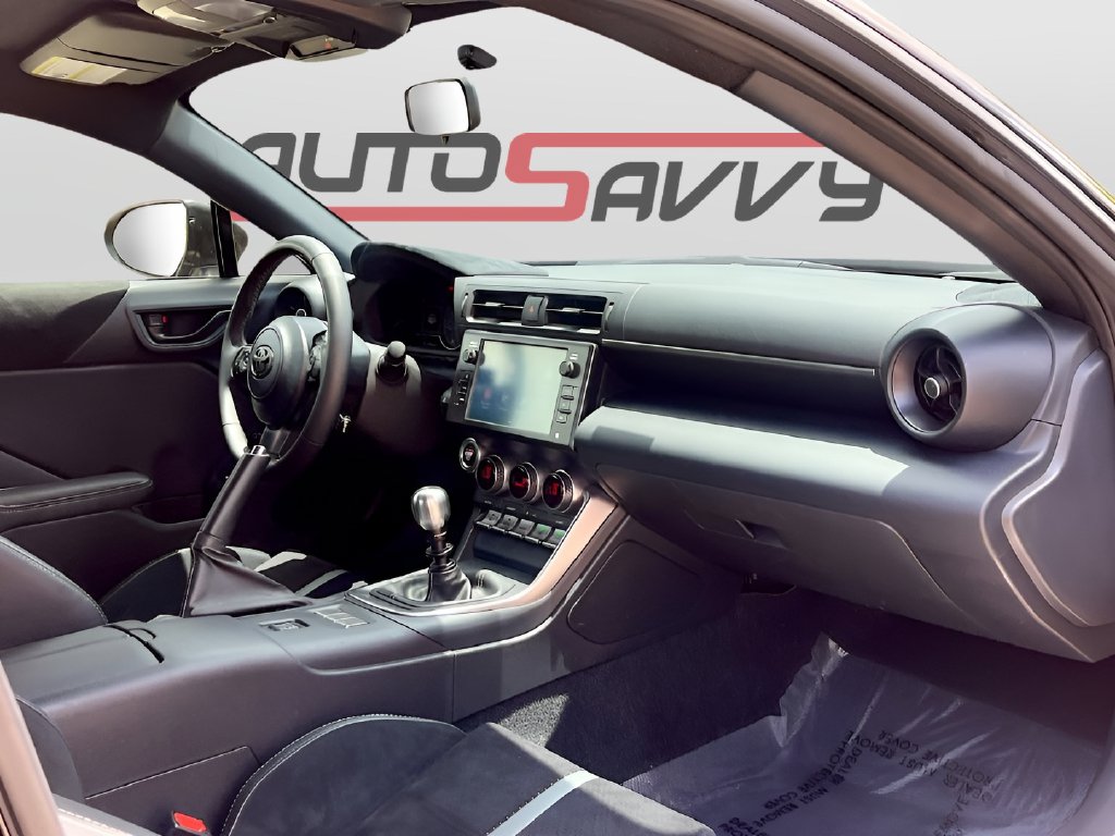 2023 Toyota GR86 photo 27 of 30