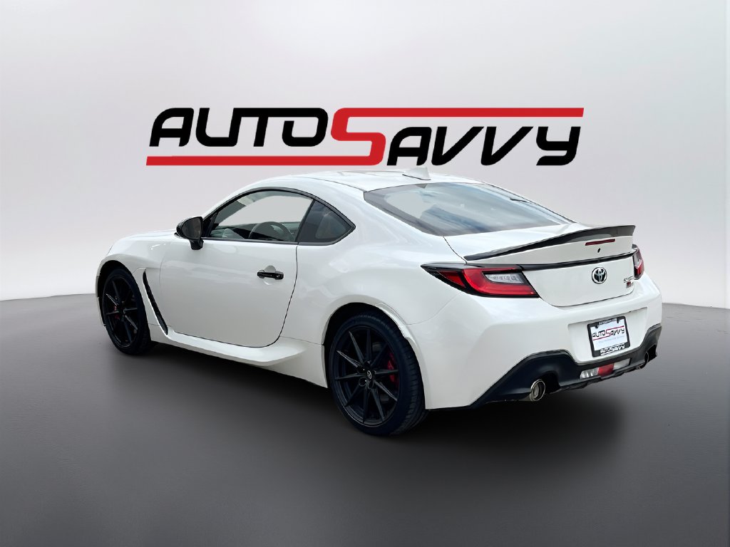 2024 Toyota GR86 photo 5 of 31