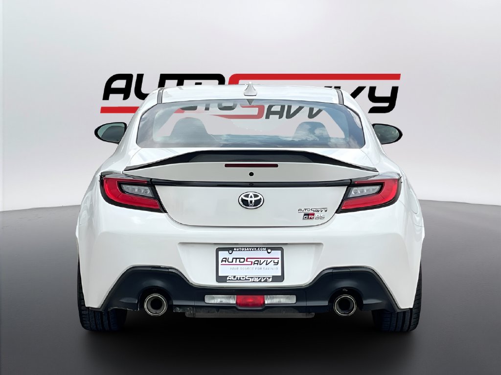 2024 Toyota GR86 photo 6 of 31