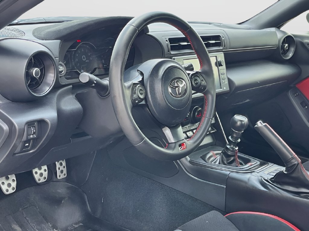 2024 Toyota GR86 photo 9 of 31