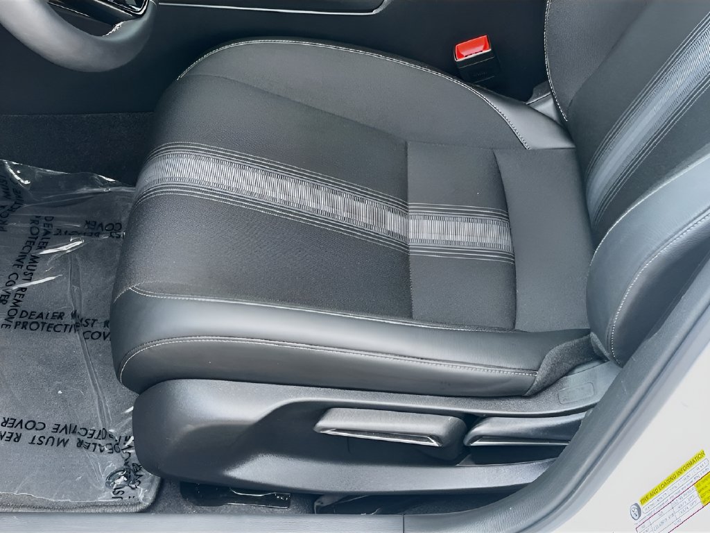 2025 Honda Civic Hybrid photo 18 of 32