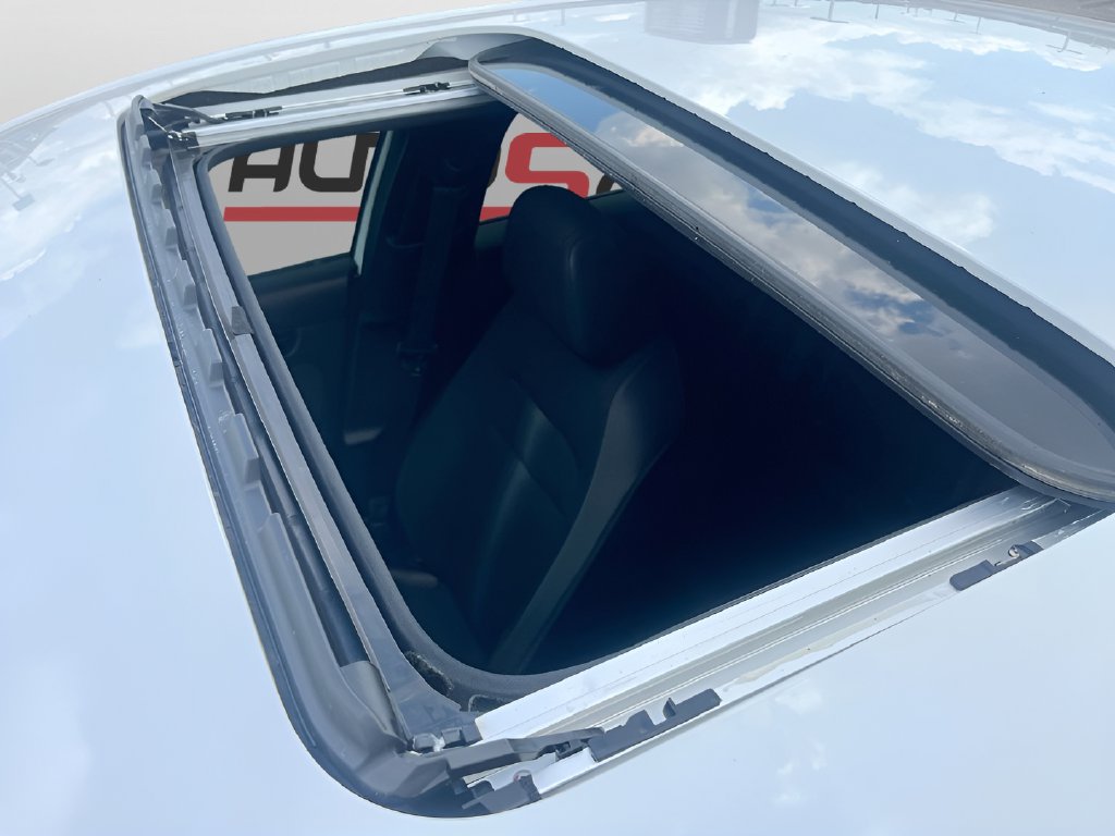 2025 Honda Civic Hybrid photo 21 of 32