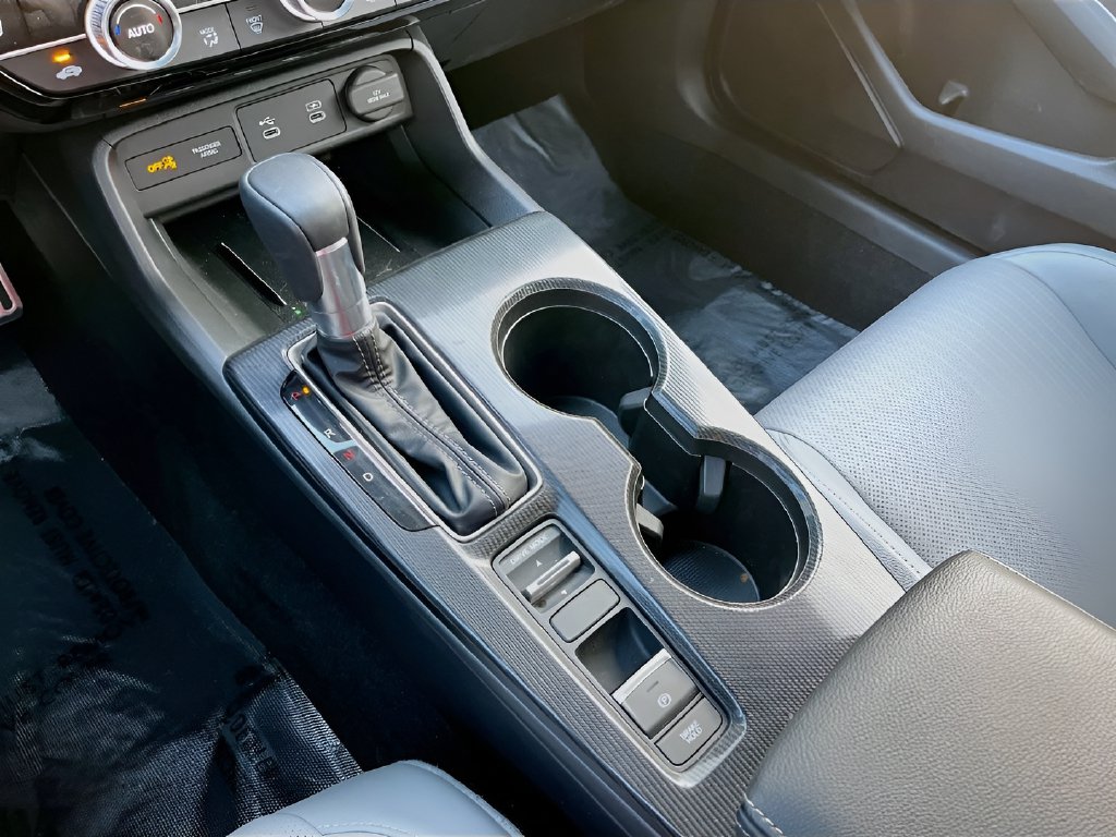 2025 Honda Civic Hybrid photo 17 of 33