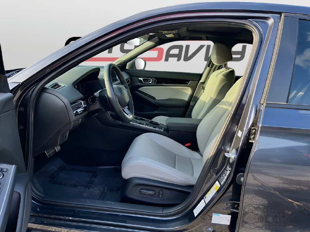 2025 Honda Civic Hybrid photo 22 of 33