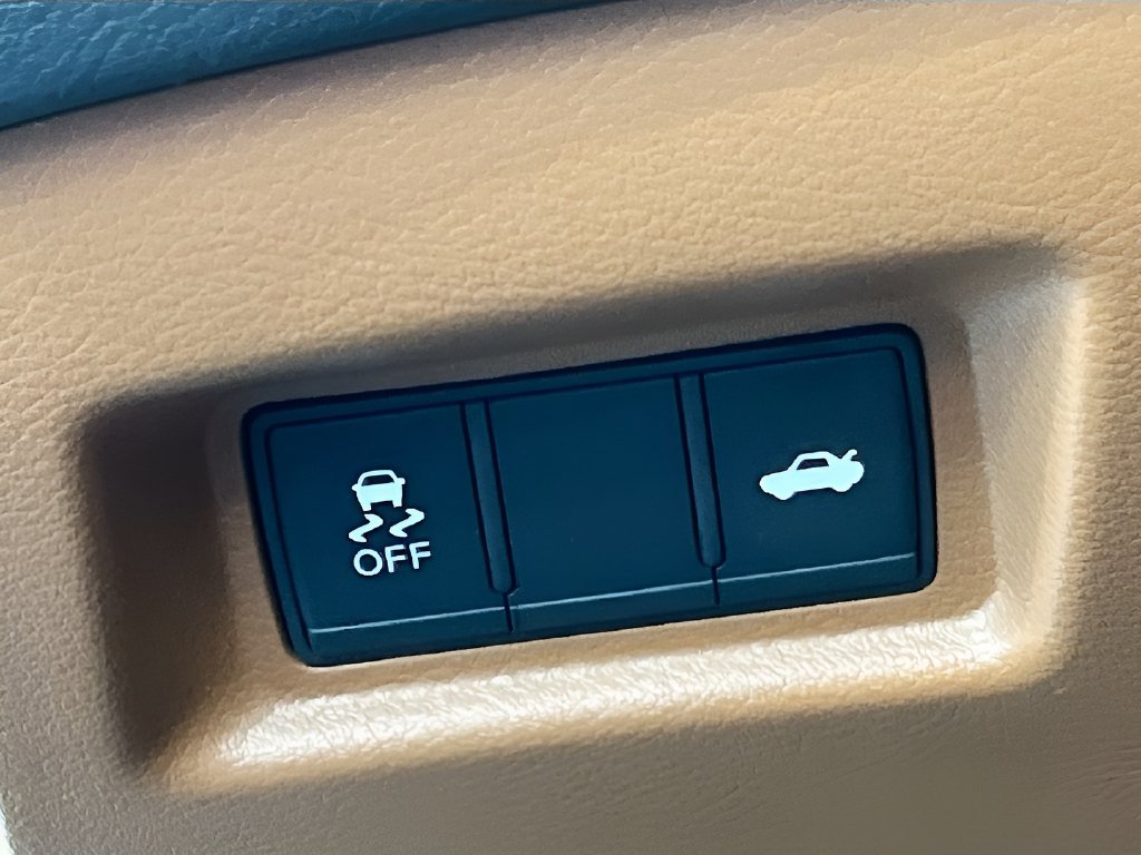 2024 Infiniti Q50 photo 10 of 32